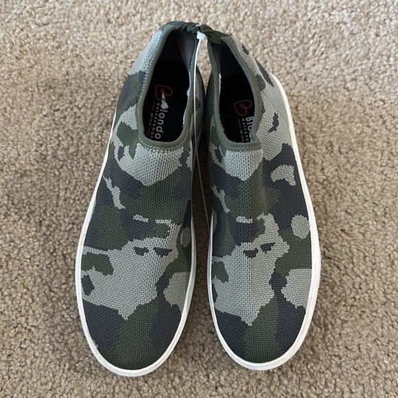 Camo Knit Farrah Slip On Sneakers - Size 6.5📦 - Picture 6 of 7